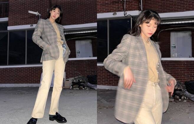 Singer and Actor Seolhyun reveals fashionista charm with jacket lookSeolhyun posted several photos on his instagram on the 1st with the article Alley Captain.The photo shows Seolhyun posing.Seolhyun, who matches beige pants with a checkered jacket and long legs, captivates the eye with a combination of sophisticated jacket look and pure visual.Fans responded that it is cool and fine, the ratio is also big, and it is so beautiful and cool.Meanwhile, Seolhyun appears in the TVN drama The Shopping List of High Seas, in which Seolhyun will appear as a police officer at the Earthquake and meet fans.