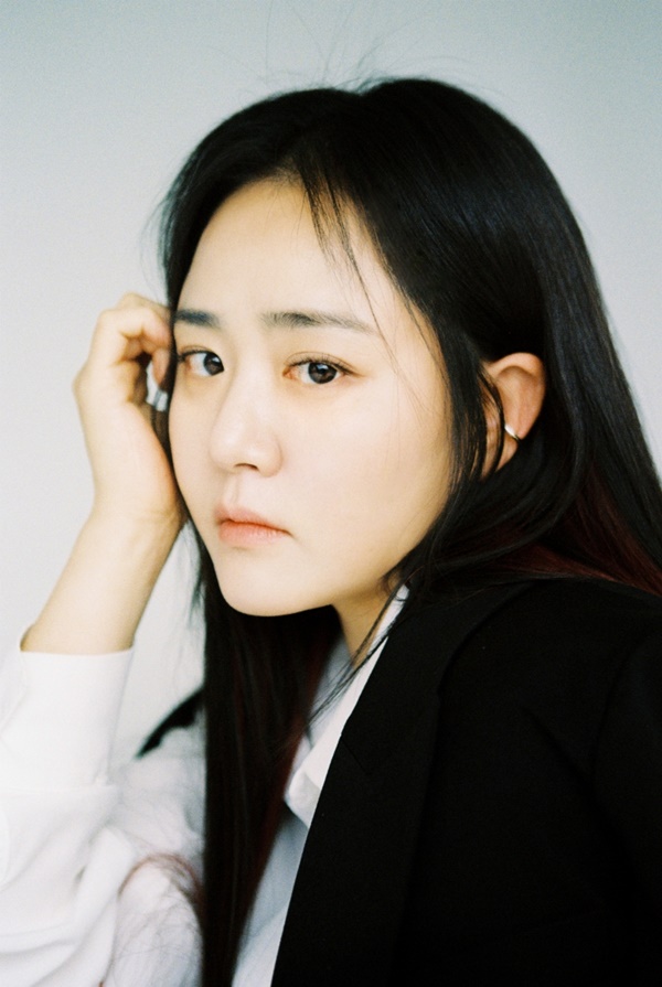 On Friday, agency WolfspeedFord Motor Company (cré company) presented a new profile photo of him wearing a Moon Geun-young-specific aura.Moon Geun-youngs strong eyes, elegant emotional lines, and delicate facial expressions, which are closed up to the camera angle, are showing their presence.Moon Geun-young in the public photo attracts attention with a faint and lyrical appearance like a scene in a movie.With the simple white shirt and black jacket matching the costume, Moon Geun-youngs calm charisma blends with natural light, and a dramatic and dreamy cut is completed.In the meantime, the pure smile that looks at the camera with a seamless face captures the attention of the viewers.Moon Geun-youngs young, fresh smile, clear eyebrows filled the screen are resilient.In the 24th year of his debut, Moon Geun-young, who has been showing a transformation of images in various genres of works and has accumulated a solid acting and a wide spectrum.He created his own area by creating a phasus with acting to revive the delicate texture of each character.In KBS2s drama Special 2021 – The Year of Memory, which returned to the CRT last year, she wrote a deep regret by reflecting the old wounds and pain inside her and healing her with her wife, Eun-soo, who is tired of the weight of life.Moon Geun-young, who recently announced a new leap forward with his exclusive contract with his new agency Wolfspeed Ford Motor Company, is curious about what other works he will meet with the public and his future moves.Photo WolfspeedFord Motor Company