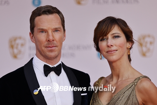 Benedict Cumberbatch, 45, of the Dacton Strange, said he would accept Ukraine refugees in his home.British actor Benedict Cumberbatch said he will participate in the Homes for Ukraine program, which accommodates Ukraine refugees in ordinary households.He urged action to help the Ukraine piranx at the 75th British Academy Awards (BAFTA) at the Royal Albert Hall in London on Thursday.Were wearing pins that symbolize the Ukraine flag, he told Sky News, and citizens were shot and killed and homeless without food.It is really shocking to be a European who is two and a half hours away from Ukraine, he said.  (Putin) is harassing us.Benedict Cumberbatch reveals he will take Ukraine refugee to family with wife Sophie Hunter Boot LtdWere trying to show that were standing side by side with our siblings who are going through this, he said.We all have to do more than wear badges. We need to donate.We must pressure politicians to continue to create shelters and shelters for those who are suffering. Everyone has to do as much as they can, he said. There were a lot of people who volunteered to take people to their homes.He has three sons, aged between six and three, with his wife Sophie Hunter Boot Ltd, the director of the play.He played a farmer character with harmful masculinity in Jane Campions Power of Dogs.We have seen an increase in so-called powerful men practicing toxic masculinity worldwide, but nothing is as powerful as what Putin is sadly doing now, Cumberbatch noted.Home Secretary Michael Gove, the home secretary, announced plans for a Homes for Ukraine which could recommend individuals or families who have escaped from the Ukraine to stay at home for up to six months.He added he would offer £350 a month to help with the cost.