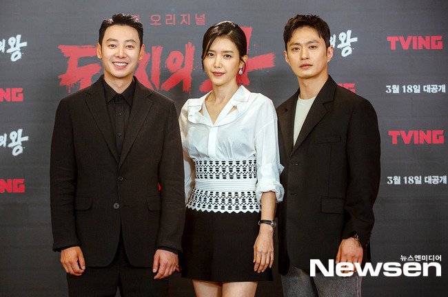 Toei Animation King of Porco Rosso is reborn as a drama.The online production presentation of the original Teabing King of Porco Rosso (playplayplay by Tak Jae-young/director Kim Dae-jin and Kim Sang-woo) was held on March 15.Lee Jae-moon, Tak Jae-young, actor Kim Dong-wook, Kim Sung-kyu and Chae Jung-an attended the production presentation.King of Porco Rosso is a tracking thriller about those who took out memories of violence from a friends message 20 years ago left at the scene of a serial murder.Based on the same name Toei Animation directed by Yeon Sang-ho.Lee Jae-moon, the producer of the original Toei Animation, said, It has been a long time since I had an exchange with director Yeon Sang-ho.When I was doing the OCN drama Save me 2, I remade the Psychic of director Yeon Sang Ho, but when I said What do you think of Porco Rosso King?I was worried about which media to accept it, but I saw the script of Tak Jae-young and made it without doubt. Regarding the reaction of director Yeon Sang-ho, he said, Thank you so much that I really enjoyed it and cheered me a lot. Thank you for introducing good works.I could not go beyond the original, but I made it a new drama. I hope you will have fun. What is the difference between Toei Animation and drama? Tak Jae-young writes, There are two things that I have recalled while writing a script.I was also a fan of King of Poco Rosso and it was a popular work, so I had a thought not to betray the original fans, and I thought I should write a script so that those who do not know King of Poco Rosso and those who have a little distance can enjoy it.I took the original message and thought about rebooting the adult amount which was about 20% in the original.I thought that I would like to be able to see the first time I saw it with immersion by strengthening the fun of the tracking thriller.If the original story is a story that reminds me of the past, I think I can concentrate on how I live and change as an adult in the drama. Lee Jae-moon, the producer of the drama, said, The original aura is so strong. It can be a very dark and uncomfortable story.We are a TV show and we have to show it for 12 hours in 12 episodes, so we focused on whether it can be interesting.I needed a more objectified character, so I made a character of Kang Jin-a and cast Chae Jung-an.Kim Dong-wook (played by Hwang Kyung-min) and Kim Sung-kyu (played by Jung Jong-seok) are also very similar to being chased and chased in the play.We are going back to the days when we were suffering together because of each others fate. In the process, we wanted to raise the emotional amplification to the highest level unlike the original. The King of Porco Rosso is a story about school violence; Kim Dong-wook said: Many thoughts and feelings crossed.I felt that I had to approach carefully throughout the filming, express and postpone it seriously.(Hwang Kyung-min) is a person with a narrative, so I was worried because there is a heartbreaking story and a social message is delivered in the background.It was not easy to play (to play) what to draw as a character or what to draw.Tak Jae-young writes of King of Porco Rosso: Porco Rosso is an animal that contains allegorically symbols. I think it is a feces for tragic phenomena.The King of Poco Rosso is like a title that explains the process of people who have to live the life of the weak and want to make someone a hero and escape reality. I thought I wanted to share various troubles with viewers.I wrote with the idea that I would like to think about why I am divided into strong and weak, violent, where the violence came from, and with viewers. 