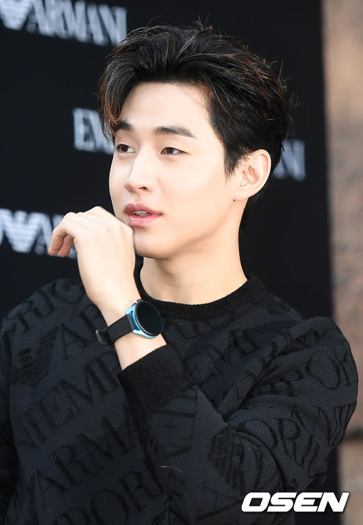 Henry Lau, a former Super JuniorM, reiterated the pro-China controversy.Henry Lau had a ceremony for the promotion of school violence prevention ambassador at the Mapo Police Station in Seoul on the 17th, but after the contents were announced, netizens responded to it.Henry Lau wore a mask with the phrase I Love China when he arrived at China Chengdu Airport last October, and posted a video on his Weibo account playing the song Middle (I Love You China).In 2018, China uploaded a post supporting One China for the South China Sea sovereignty claimed by the Chinese.In addition, the pro-personal movement became a problem, such as appearing as a fixed member of the China entertainment low-tech poetry season 4, which has suspicions about the Northeastern process that faked the culture of Korea as China.Amid the growing anti-China sentiment in Korea, Henry Laus pro-China move, which debuted in Korea and rooted in K-P0P, has provoked antagonism.Henry Lau said on his 19th day, If I did something wrong first, I am sorry and I am sorry for what I did wrong. I have been silent these days because I do not think that YouTube or articles are not facts.But now I felt how serious it was to believe that people I met in person.What I want to do is to give people a laugh, but if there are people who are uncomfortable because of my blood, I do not know what to do. However, in this process, basic notation mistakes such as sorry and Choi Song occurred.Some netizens said Henry Lau, who was usually good at Korean, stopped a ridiculous grammar mistake and sent a criticism saying, Is not it to prevent search?Henry Laus agency said on the morning of the 21st, Henry Lau expressed his feelings through SNS directly, and it is unfortunate that he caused confusion with inaccurate notation and unrefined expression.I was so frustrated that I wanted to solve Misunderstood first. As it is known, Henry Lau grew up in childhood in Canada and has been devoted to music for the rest of his life; because of that, there are many unfamiliar and scarce areas.Nevertheless, I was able to communicate with my fans with one heart that respects everyone while working in World. As part of this school violence prevention ambassador, I also thought it was a very meaningful activity.However, I am very sorry and heavy in Misunderstood and negative gaze that I did not predict in this process. Henry Lau also explained the suspicion that China abuse was deleted in the personal YouTube channel comment and Korea abuse was neglected.YouTubes suspicion of managing certain comments is a very malicious distortion, the agency said. The official YouTube channel has been given priority to creating a healthy atmosphere because there are many contents that young people watch like Henry Lau.Therefore, regardless of the material, all the comments of harmful contents, malicious, slander, and dissent to minors have been inevitably deleted and filtered by subscribers reports.The rumor that is being circulated after capturing it with intentional weaving is not true at all. Henry Lau, who made his debut as an idol group Super JuniorM in 2008, was born between a Hong Kong father and a Taiwanese mother and is a Canadian Canadian.It became popular with its appearances in language genius, music genius image and numerous entertainment programs, but it was in the biggest crisis of domestic activities due to the controversy over the pro-China.I would like to express my deep gratitude to the fans who love and support Henry Lau.I am sorry to have caused a lot of trouble, including the recent Misunderstood and Distorted rumors surrounding The Artist, and the fact that it leads to facts and other reports.I would like to express my sincere thoughts and generous gaze.Henry Lau has expressed his mind through SNS, and it is a shame that he caused confusion with inaccurate notation and unrefined expression.I was so frustrated that I wanted to solve Misunderstood first.As widely known, Henry Lau grew up in childhood in Canada and has been devoted to music for the rest of his life; it has many unfamiliar and scarce areas.Nevertheless, I was able to communicate with fans with one heart that respects everyone while working in World.Especially, music has a great meaning that there is no barrier, so it is connected to each other more closely and the energy of positive spreads.The school violence prevention ambassador was also considered a very meaningful activity as part of that.But in this process, Misunderstood and negative gaze that I did not predict are very sad and heavy.In addition, YouTubes allegations of managing certain comments are very malicious distortions.The official YouTube channel has been given the top priority to create a healthy atmosphere because there are many contents that young people watch like Henry Lau.Therefore, regardless of the material, all the comments of harmful contents, malicious, slander, and dissent to minors have been inevitably deleted and filtered by subscribers reports.The rumors that are being circulated after capturing them with intentional weaving are not true at all.Henry Lau is the artist who has focused solely on music and art, as you have spent a lot of love.If there is an expanded field, we have been trying hard to give more opportunities to children, more closely music gifted people.I have been working with the value of life in exchanging and sharing my heart with everyone who lives beyond nationality.I will not lose such value in the future, and I hope you will keep a warm eye on it.Thank you.DB, Monster Entertainment