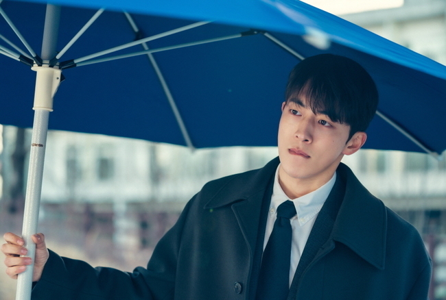 Twenty five Twinty one Nam Joo-hyuk expresses his anger toward Kim Tae-ri with Woman with a Parasol, facing left turning, which is a mixture of jealousy and embarrassment.In the last TVN Saturday drama Twenty Five Twenty One (played by Kwon Do-eun/directed by Jung Ji-hyun, Kim Seung-ho/produced by Hwa-An-Dam Pictures), Na Hee-do (Kim Tae-ri) said, I hate her time more than my time.I want to make you have a wonderful experience. Later, Na Hee-do and Lee Jin watched the Bosingak bell together in 2000 ahead of the millennium, and said, The sun changed and the century changed.I wanted to change something too, and Na Hee-dos narration predicted a change in the future with the first love kiss ending that Na Hee-do kissed Lee Jin.In this regard, Nam Joo-hyuk is attracting Eye-catching as he is caught in a moment against the expression of drama and drama that explodes a strange jealousy to Kim Tae-ri, who smiles brightly at another man.In the play, Lee Jin is watching the conversation with a fencing male senior.Na Hee-do laughs as if the conversation with her seniors is pleasant, and Lee Jin, who is jealous, squeezes his lips with his child Woman with a parasol, facing left rod.While the appearance of a fencing man who transformed the worlds back Lee Jin into an incarnation of jealousy is gathering the Sight, he is raising questions about what the conversation between the fencing man and Na Hee-do will be.On the other hand, in the filming on this day, Nam Joo-hyuk carefully examined the scene with the director and took out the details of the back Jins feelings.Kim Tae-ri, who appeared on the scene with a nice greeting, led a cheerful atmosphere, such as setting up the ambassador for the fencing male senior in the play where the scene could be awkward, and explaining the situation in detail.In particular, when Nam Joo-hyuk was alone and devoted to the practice of erupting emotions using Woman with a Parasol, facing left, Kim Tae-ri laughed and laughed, Look at Lee Jin!Since then, Nam Joo-hyuk has shown the peak ad-libret of the over-indulgence state that turns the woman with a parasol, facing left rod as the jealousy increases, and Kim Tae-ri and all of the scene have been robbing and raising expectations for this broadcast.