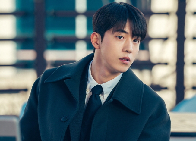 Twenty five Twinty one Nam Joo-hyuk expresses his anger toward Kim Tae-ri with Woman with a Parasol, facing left turning, which is a mixture of jealousy and embarrassment.In the last TVN Saturday drama Twenty Five Twenty One (played by Kwon Do-eun/directed by Jung Ji-hyun, Kim Seung-ho/produced by Hwa-An-Dam Pictures), Na Hee-do (Kim Tae-ri) said, I hate her time more than my time.I want to make you have a wonderful experience. Later, Na Hee-do and Lee Jin watched the Bosingak bell together in 2000 ahead of the millennium, and said, The sun changed and the century changed.I wanted to change something too, and Na Hee-dos narration predicted a change in the future with the first love kiss ending that Na Hee-do kissed Lee Jin.In this regard, Nam Joo-hyuk is attracting Eye-catching as he is caught in a moment against the expression of drama and drama that explodes a strange jealousy to Kim Tae-ri, who smiles brightly at another man.In the play, Lee Jin is watching the conversation with a fencing male senior.Na Hee-do laughs as if the conversation with her seniors is pleasant, and Lee Jin, who is jealous, squeezes his lips with his child Woman with a parasol, facing left rod.While the appearance of a fencing man who transformed the worlds back Lee Jin into an incarnation of jealousy is gathering the Sight, he is raising questions about what the conversation between the fencing man and Na Hee-do will be.On the other hand, in the filming on this day, Nam Joo-hyuk carefully examined the scene with the director and took out the details of the back Jins feelings.Kim Tae-ri, who appeared on the scene with a nice greeting, led a cheerful atmosphere, such as setting up the ambassador for the fencing male senior in the play where the scene could be awkward, and explaining the situation in detail.In particular, when Nam Joo-hyuk was alone and devoted to the practice of erupting emotions using Woman with a Parasol, facing left, Kim Tae-ri laughed and laughed, Look at Lee Jin!Since then, Nam Joo-hyuk has shown the peak ad-libret of the over-indulgence state that turns the woman with a parasol, facing left rod as the jealousy increases, and Kim Tae-ri and all of the scene have been robbing and raising expectations for this broadcast.