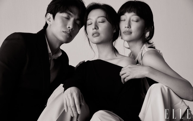 Actors Lee Min Ki, Kim Ji-won and Lee El have been released.Lee Min Ki, Kim Ji-won and Lee El, who will perform as three Brother and Sister in JTBCs new Saturday Drama My Liberation Diary, recently filmed and interviewed fashion magazine Elle.In an interview with the photo shoot, Lee Min Ki, Kim Ji-won, and Lee El told their affection and small meetings about the work, and their daily liberation period.Lee Min Ki, who was divided into Man with Planless Life and Yoo Chang-hee, the second of 3 Brother and Sister, in My Liberation Diary, said about the process of being a son of Yeom Chang-hee, I wanted to do as much as possible.I wanted to exclude artificial things. Drama had scripts, but it was a documentary as much as I liked. I almost did it in makeup and costumes. Kim Ji-won, who plays the role of the youngest woman who wants to be freed from achromatic life and whose life is disturbing, asked what kind of person he interpreted as an egg.He was already born in the world, but he is a chick who tries to break the shell around him. Lee El plays the first base well, which is hungry for love, a woman who wants to push her life without love.Asked if he was the most realistic character in his role, he said, I always wanted to play a role in scratching the itchy part of the viewer in the stories that would be around him, or replacing what I wanted to say.I saw the script of My Liberation Diary in such a car, and as soon as I read the first page of the book, I wanted to try too much. 