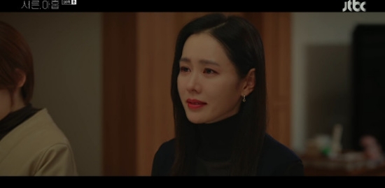 Thirty, nine Son Ye-jin decided to sort out his relationship with Your ParentsIn the 10th JTBC drama Thirty, Nine, which was broadcast on the 24th, Cha Mi-jo (Son Ye-jin) was determined to organize his relationship with your parents Lee Kyung-sook.On this day, the debtor appeared at Chamijos hospital and was confused that he should receive money from Lee Kyung-sook, the young parents of Chamijo.After that, Chamijo met with Lee Kan-hee and confessed honestly, and Yen Zheng He said, I knew where my mother was.I think my mother should have told me before. Furthermore, Chamijo was shocked to learn that the debtor had been paid to Chamijos adoptive parents.Also, Jang Joo-hee (Kim Ji Hyun) met Chamijo, and said, Whats my mom wrong? Thats right.Its not wrong to try to get you to meet your biological mother, he said, wrapping up the Night modifier (South Miami).Chamijo admitted, I know, and Jang Joo-hee finally said, Do you really know? Do you really think so? Do you think my mother is wrong?I tell you everything, and you dont. We always do. You and Chan-young really talk. I always hear when Im clean.You two knew first and told me later. Chamijo said, Did not I go to the department store? I went to tell you. Jang Joo-hee said, I know.I know you didnt tell me you were worried I was going to be hard. But Mizo. I can be tough together.You two are hard first, and I always know later and have to go back. Chamijo apologized, I didnt know you felt that way, but thats not it, its not that, and Jang Joo-hee said, I honestly have it.I am afraid that Chan Young should go, and I am so afraid that you and I will still be together without Chan Young. Eventually Chamijo headed to Jang Joo-hees house with Chung Chan-young (Jeonmido) who said, Youre in debt to the hospital.Im sorry, he said, and Jang Joo-hee said, My mother would have thought that. But Chamijo said, You dont tell Mommy about the money? My mom and dad paid a lot. It was hard. I knew why she hadnt told me.I am sorry, he said.Night modifier recalled the past, saying, Mizo, I cant forget the first day you came. Youre so beautiful, youre so right.I thought I could not see it, but when you became friends who were not in the world, you were united to take care of my illness. I could not speak. Thanks to my mom, I have been so much in my heart that we have so much memories. I feel sick when I think about my mother alone. Thank you. Mom.Night modifier left the room to go to the bathroom, and Jang Joo-hee tears, saying, Thank you for telling my mother that.The next day, Chamijo visited the prison where Lee Kyung-sook was located, and said, Lets get it over with.I should be the one who has to solve it. Photo = JTBC broadcast screen