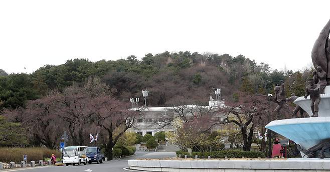 3월 31일 국립서울현충원 같은 장소에서 바라본 모습. 강정현 기자