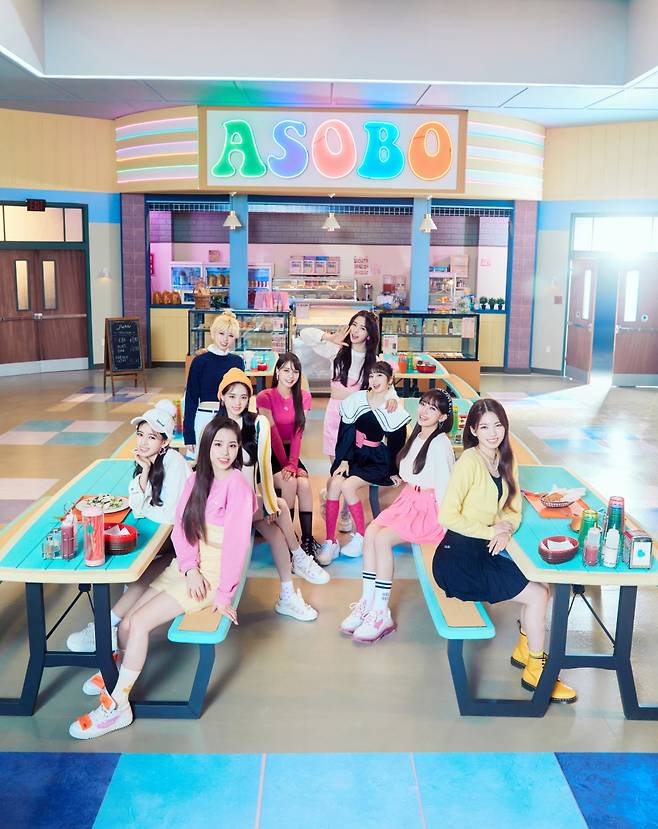 JYP 걸그룹 니쥬(NiziU), 4월 12일 새 디지털 싱글 'ASOBO' 발매..신드롬급 인기 잇는다