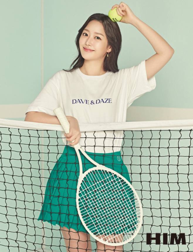 Actor Jung Mi-mi has returned to the bright goddess of spring.Jung Mi-mi boasted a bright visual and decorated the cover of the April issue of the barracks magazine HIM, the agency said on the 5th.Jung Mi-mi in the public picture perfectly digests from elegant and sophisticated concept to fresh and youthful concept, and reveals various charms.Jung Mi-mi, who showed chic and sophisticated visuals by matching colorful accessories such as beige color dress, gold earring, clutch bag, etc., then bursts into fresh juice with a lovely tennis look.In addition, he is showing off his pure charm by matching his jeans with his basic white shirt, and the smile of Jung Mi-mi, which is full of flowers in full bloom on a bright spring day, gives energy to the viewers.In addition, Jung Mi-mi has been open about the vacancy after the end of Gugudan activities and the new start of actor through the April issue of magazine HIM.Jung Mi-mi played the role of heroine Hye-ji in the film The Man Wants the First and the Woman Wants the Last, which depicts six years of love history from the first meeting to the breakup just before marriage, and played a wide range of emotional expressions.In particular, he said, I played the moment when I was working as a gugudan in a god who separated and broke up with my boyfriend for six years.Jung Mi-mi, who recently said that he is in the old drama and is running various works, likes to be a character of Chun Song, who is played by Jun Ji-hyun in Youre From the Stars.I want to be an actor like Jun Ji-hyun.Jung Mi-mi is becoming an actor in earnest.In the independent film The Man Wants the First and the Woman Wants the Last, which aims to be released in the first half of this year, she finished filming as the heroine Hyeji, and will stand in front of the public as the main station of the web drama Time Table, which is discussing airing with the OTT platform.