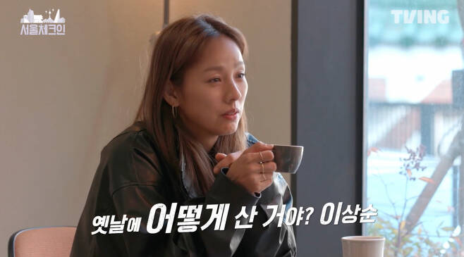 Lee Hyori told several stories in the first episode of the Tving original Seoul Check-in released on the 8th. Lee Hyori talked with Rain and showed her candid heart.Lee Hyori drank alone at the cocktail bar of the liberation village after filming the poster of Seoul Check-in at Seongsu-dong studio.Lee Hyori exchanged rain and current affairs and talked about his marital problems as a married person. Lee Hyori said that his wife Kim Tae-hee is still so beautiful.You really have everything, he said.Lee Hyori said, I am so grateful and happy, but (Lee Sang-soon) is like my mother. I do not care too much. I do not know because it is like a best friend.Rain advised, Try something stimulating. Lee Hyori said, I tried. I also bought stockings. He hesitated, saying, I am too close to my brother for 24 hours.Rain advised again, I think I need something stimulating. Sometimes I have to sprinkle some perfume and change the atmosphere.However, Lee Hyori said, I do not want to fall down with my brother for a moment, and my brother does it. He replied, I kiss and hold hands.On the other hand, Lee Hyori recently talked about pregnancy with Hong Hyun-hee, who reported pregnancy news.Lee Hyori told Hong Hyun-hee, I think its good between the couple. I do not burn well. So Hong Hyun-hee presented pomegranate, saying, Its not burning.Lee Hyori did not hide his worries about pregnancy as he forgot pomegranate immediately and said, I am urgent. I am old now.
