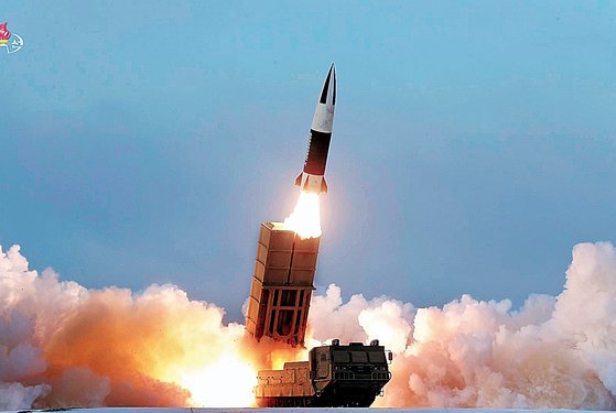 지난달 18일 북한은 전날 전술유도탄 검수사격시험을 진행했다고 밝혔다. 연합뉴스