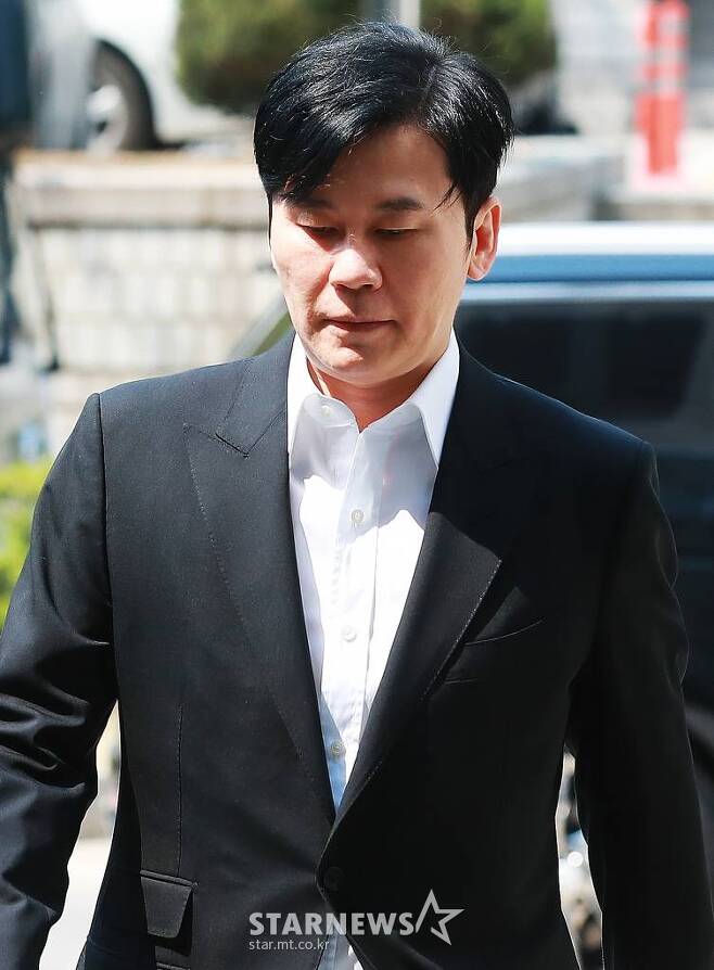 On the 18th, the Trial Date for the RevancheBlackmail – Cinémix Par Chloé charge of former representative Yang Hyun-suk was held at the hearing of the 23rd Division of Criminal Settlement of the Seoul Central District Court (chief judge Cho Byung-gu).Yang is accused of forcing A, who reported suspicions of drug use by Mamdouh Elsbiay, to overturn the statement and for doing Blackmail – Cinémix Par Chloé.I thought Id die if I didnt hear this person (at the time), A said at the Innocent Witness, saying, I was told by Yang that its not even a matter of killing one of you.The prosecution asked Yang at the time, It is not a matter of killing one of you, and If you reverse the statement, I will give you a case fee and a lawyer fee. Mr. A replied, Yes.Mr. A told Yang that he took a picture of the picture on his cell phone and left evidence when he received Blackmail – Cinémix Par Chloé.Asked if he felt the sincere remarks of the former representative, Mr. A said, I thought it would be a big deal if I did not listen.
