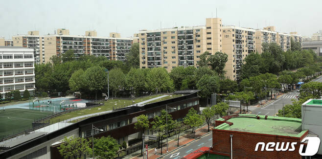 서울 강남구 압구정 현대아파트 모습. 2021.5.7/뉴스1 © News1 박세연 기자