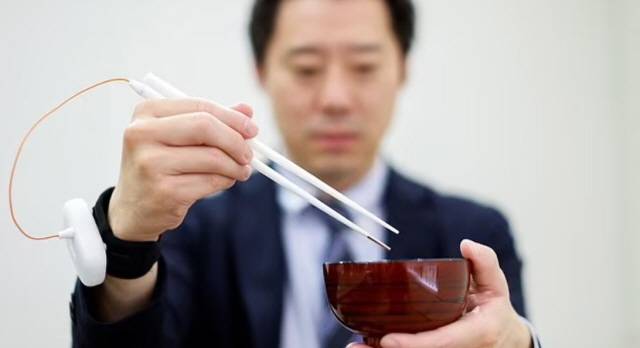 짠맛 더하는 젓가락./데일리메일
