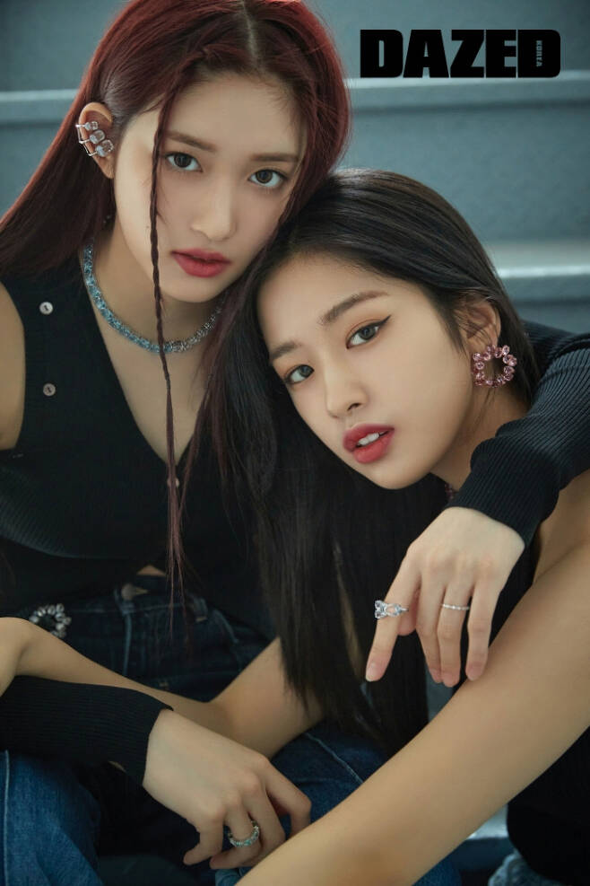 Group IVE (IVE) Ahn Yu-jin and Seo-yool Lee have emanated an irreplaceable charm through the pictorial.Magazine Days released an interview with a pictorial featuring a sensual mood of Ahn Yu-jin and Seo-yool Lee on the 22nd.Ahn Yu-jin and Seo-yool Lee in the public picture perfectly digested their own style of Swarovski accessories with colorful colors and bold designs.Especially, the unique visuals and chic aura of the two people made the viewers fall into a hurry.In an interview after the filming, Ahn Yu-jin said, The debut album has been devoted to both preparation and activity, but it seems that it lacked relaxation.I tried to make sure that there was no shortage in this album, but I want to show you enjoying the stage more comfortably. Seo-yool Lee also revealed his feelings about this photo shoot.I think its our unions point to show you a friend of chemistry, even though you have a position as leader and youngest.So I think the best friend concept like today is completely digested. More pictures and interviews by Ahn Yu-jin and Seo-yool Lee, full of colorful charms, can be found in the May issue of Days and the official SNS channel.