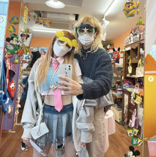 Singer IDAWN has revealed the scene of her date with Hyona.On the 23rd, DAWN posted a picture on his SNS without any comment; in the public photos, he and Hyuna pose in kitsch shape with cute glasses.While the eyes are on the sum of the two fashions that look different, the fans responded such as It is so cute ~ ~ ~ ~, Look at the Force even though it is covered, Is this the real world (the world they live in) and It is a real overflow (a loving couple).Meanwhile, Hyuna and IDAWN have been open-minded since 2016; Hyuna and DAWN are artists from Psys Pination.DAWN SNS