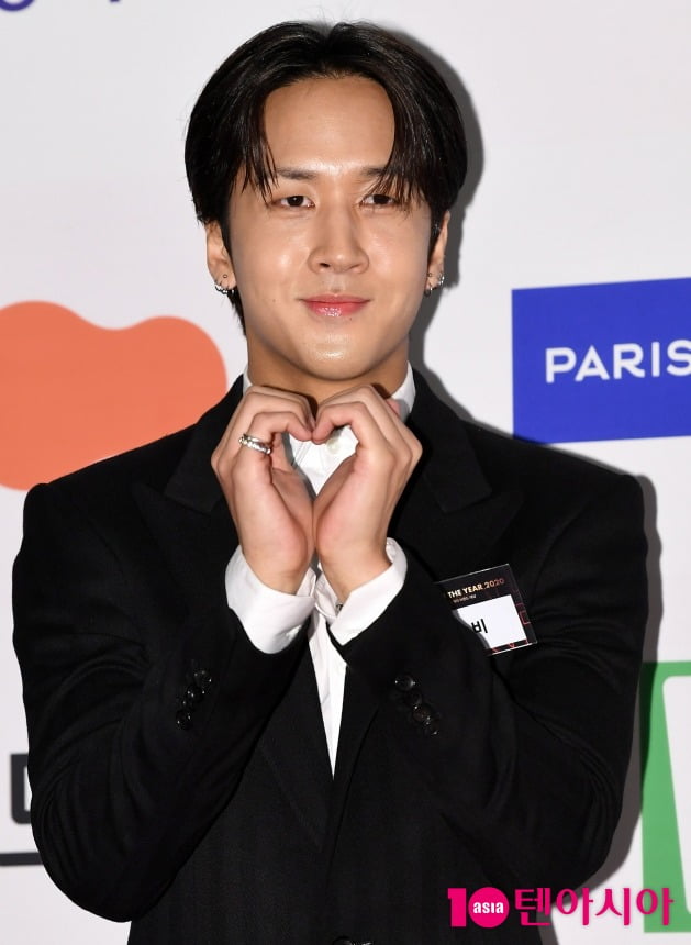 Singer Ravi enlists, ready to get off KBS 1 night and 2 days Season 4 where he appeared.Paradoxically, his announcement of Bai Qi is not a stage but an entertainment program.Ravi left the KBS sign entertainment 1 night and 2 days, which he had appeared as a fixed.Member Ravi got off the program to fulfill his defense duties, said the production team of KBS2s 1 night and 2 days Season 4 (hereinafter referred to as 1 night and 2 days).Ravi also informed the story directly through Naver V Live (V LIVE): Enlistment is not exactly set, but its time, he said.Ravi was joined by one night and two days for about two years and four months; Ravi, who had not made such a hit since leaving the group VIXX.It was one night and two days that I reached out to him in a situation where public interest fell.Two days and one night became a part of him. He was a singer and a singer.Ravi, who is more entertained than singer Ravi, is the inevitable result of choice.Ravi withdrew from the group VIXX in 2019; leaving the team and fans he had been with for nine years, he continued his founding career.He set up a hip-hop label Grublin and made several albums, but he attracted more attention with his commentary than music and songs.His ability as a manager to select and develop his own singer is still unknown: he recruited rapper Napla, who had been controversial for hemp inhalation; hemp inhalation was not an issue for Ravi.The standard for recruiting is a good (music) and cool person, I think, thats where it starts, he said in an interview with a media outlet at the time.The decision by boss Ravi led to another controversy.We had to deal with the issue of (contract) destruction because we had already signed a contract, he said. We discussed it carefully and it was the result of it.The public ultimately suspected it was money, and Ravi still hasnt been able to remove the nafla tag.Ravi has been embroiled in a sexual harassment controversy with his own song REDVelvet, which was featured on his new album ROSES, released last year.From lyrics reminiscent of the group REDVelvet to English words with clear sexual meaning. It is a metaphorical allowance for art, but it is true that it inconvenienced the public.As the controversy grew, Ravi made a statement: He also said he would delete the sound source in question.I was ashamed to work and I did not recognize myself that many people could feel uncomfortable because of the contents of the lyrics.Attention is also focused on Ravis continued controversy and the future of the label Grublin in enlistment, and the reason for its existence is unclear, unless it is the emergence of The Artist, who will fill the vacancy of the head Ravi.In fact, the reality is that the artists other than Ravi in Grublin are less interested in the public.Ravis time through the media stops for a while, as male celebrities worry about the back of the world, as they forget if they dont show steady appearances in the entertainment industry.There is no guarantee that Ravis place is solid even after enlistment - but there is plenty of time.As a singer, it is enough time for a year and a half to set up a solid position as a boss.