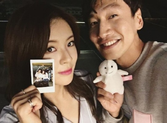 Actor Lee Kwang-soo mentioned lover Lee Sun-bin.Lee Kwang-soo participated in the production of TVN new drama High Seas shopping list which was broadcast live on the 25th.He was asked whether he had been supported by Lee Sun-bin on the day, and said, We are continuing to meet pretty as we support each other not only today but also usual.Lee Kwang-soo and Lee Sun-bin have been in public since 2018.Lee Sun-bin also appeared on the radio and said, I do not discuss my work (with Lee Kwang-soo), but I think it would have been a problem for me to have a lot of troubles.  (I think I know my troubles) best.Meanwhile, High Seas shopping list is a super (market) comic investigative drama in which Mart boss, Casher, and the police officer of the district make a clue to the receipt of the murder case in an ordinary neighborhood.It will be broadcasted at 10:30 pm on the 27th.Lee Kwang-soo played the unofficial super brain Ahn Dae-sung, who keeps Mart in the play.Ahn Dae-sung was a memorizing genius in the past, but now he is the son of MSMart, who has been in the ninth grade civil servant test for the third year. He is a person with a timidity that can not escape from the worlds useless observation, memory and fire.