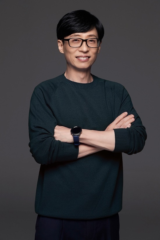 Antenna, a subsidiary of broadcaster Yoo Jae-Suk, Lovelys Americas, and singer You Hee-yeol, foreshadowed legal responses to malicious comments.On the 25th, Antenna said through the official SNS, Antenna announces that she will legally respond to malicious slander, sexual harassment, dissemination of false facts, personal attacks, defamation postings and malicious comments that are circulating on the Internet to her artists. We are concerned about the mental damage of fans as well as the artist due to continuous malicious posts. We are preparing legal action against those who have already written malicious posts based on the data collected internally. The person who has publicly revealed false facts through the information and communication network with Lakshya, who will slander people for reference, is a serious crime that can be punished by imprisonment for up to seven years, suspension of qualification for up to 10 years, or fines of up to 50 million won under Article 70 (2) of the Act on the Promotion of Information and Communications Network Lee Yong and Information Protection.In fact, the middle class, such as the actual punishment, is being Judgmented for the illegal act such as malicious slander and dissemination of false facts. In addition, Antenna said, We will continue to take possible legal action without any agreement on additional damages such as defamation of the artists in the future. The reports and materials that fans are informed will be of great help to our legal preparation and response.I would like to ask for a report on No Age in the future. On the other hand, Antenna belongs to You Hee-yeol, Yo Jae-Suk, Jung Jae-hyung, Lucid Paul, Peppertons Shin Jae-pyeong Lee Jang Won, Park Se-byeol, Sam Kim, Lee Jin-a, Kwon Jin-ah, Jung Seung-hwan, Yoon Seok-cheol, Loading, Americas and Seo Dong-hwan.Hello, this is Antenna.First of all, I am deeply grateful to the artists of Antenna for their love and support.Antenna informs her artist that she will legally respond to malicious slander, sexual harassment, dissemination of false facts, personal attacks, defamation posts and malicious comments that are circulating on the Internet.As a result of the continuous malicious posting, it is considered that not only the artist but also the mental damage of the fans are concerned, and we are preparing legal action for those who have already written malicious posts based on internal data collected through self-monitoring.We will also continue to take tough legal action against those who have sent messages of abuse and abuse to The Artist.For reference, a person who has publicly revealed false facts through an information and communication network by vilifying a person is a serious crime that can be punished by imprisonment for not more than seven years, suspension of qualification for not more than 10 years, or fines of not more than 50 million won under Article 70 (2) of the Act on the Promotion of Information and Communications Network Lee Yong and Information Protection.In fact, the middle class such as the actual sentence is being Judged for the illegal act such as malicious slander and dissemination of false facts.In addition, we will continue to take possible legal action without consensus on additional damage cases such as defamation of the artists in the future.The reports and materials that you fans are giving us are very helpful in preparing and responding to our legal requirements.We will continue to do our best to protect the rights and interests of our artists. We would like to encourage and support the artists of Antenna.Thank you.Photo = Antenna