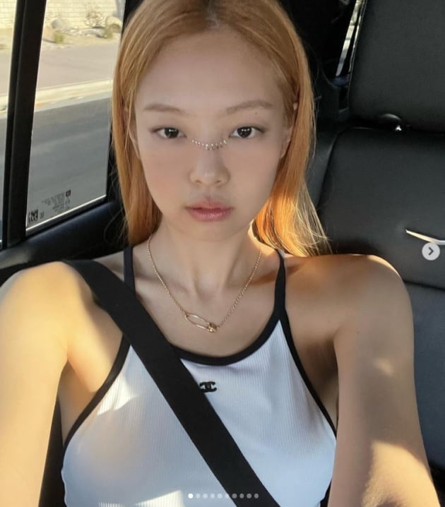 Group BLACKPINK member Jenny Kim told her sexy routine.Jenny Kim posted several photos on her instagram on the 30th with an article called Magical weekend.Jenny Kim in the public photo leaves various images.Meanwhile, BLACKPINKs Boombaya Music Video exceeded 1.4 billion YouTube views at 5:56 am on the 23rd.Photo: BLACKPINK Jenny Kim SNS