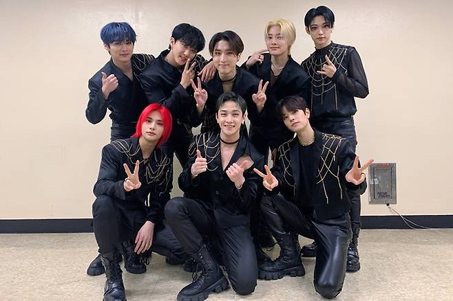 1일 오후 5시, 서울 송파구 잠실실내체육관에서 스트레이 키즈의 두 번째 월드 투어 '매니악' 마지막 날 공연이 열렸다. 스트레이 키즈 공식 트위터