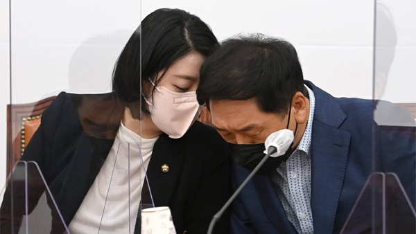 국민의힘 김기현(오른쪽), 배현진 의원 [자료사진: 연합뉴스 제공]