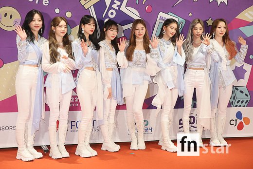 Group WJSN attended the photo wall event of KCON 2022 Premiere in Seoul held at Sangam CJ ENM Center in Seoul Mapo-gu on the 8th.