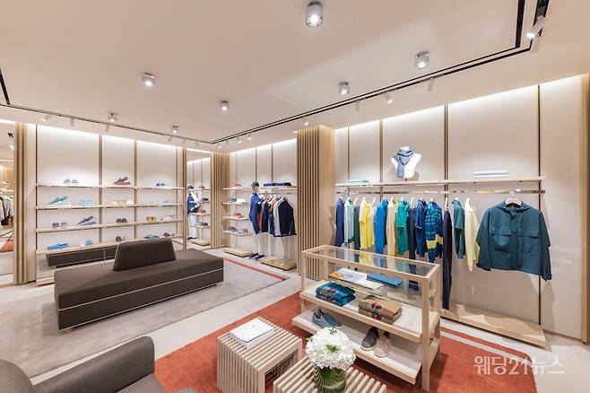 사진 : 로로피아나, 신세계 백화점 센텀시티점 매장 (사진제공 : 로로피아나)