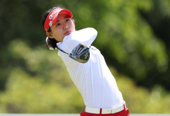아마추어 황유민이 NH투자증권레이디스챔피언십 최종일 4번홀에서 티 샷을 하고 있다. 사진제공=KLPGA