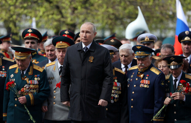 9일 러시아 전승기념일에 모습을 드러낸 블라디미르 푸틴 대통령. 예전에 비해 부쩍 쇠약해진 모습이다. 모스크바/로이터 연합뉴스
