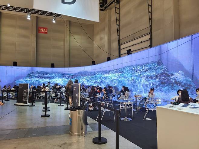 Art Busan 2022 was held from Thursday to Sunday at Bexco Exhibition Center in Busan. (Park Yuna/The Korea Herald)
