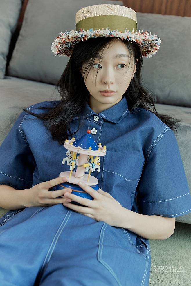 사진 : 스튜디오 톰보이(STUDIO TOMBOY) 22 여름 캠페인, 전속 모델 배우 김다미 (사진제공 : 스튜디오 톰보이)