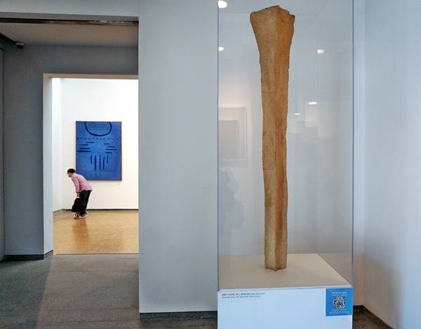 맨 아래 오른쪽 부분처럼 그림마다 우리의 목소리가 담긴 소감이 QR코드로 들어있다.