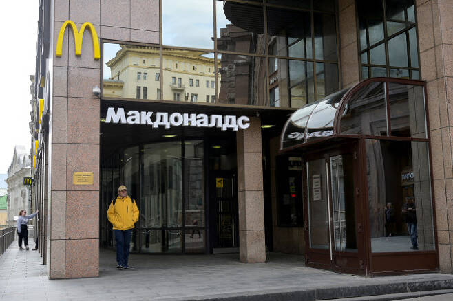영업을 중단한 모스크바 맥도날드 매장 . (사진= AFP)