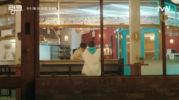 tvN 새 월화드라마 '링크: 먹고 사랑하라, 죽이게' 4차 티저 영상이 공개돼 관심을 모으고 있다. [사진=tvN '링크: 먹고 사랑하라, 죽이게' 4차 티저 영상 캡쳐]