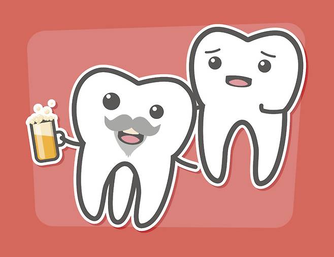 잦은 술자리는 치아 건강에 좋지 않은 영향을 미친다. 게티이미지뱅크