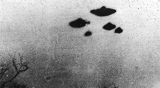 CIA가 공개한 UFO 추정 사진