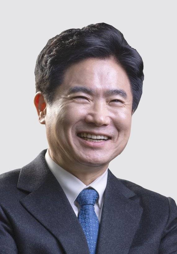 김대중 전남도교육감 후보는 18일 "최근 3년 새 학교 밖 청소년이 학교를 그만두는 비율이 고등학교는 낮아졌지만, 초등학교와 중학교의 비율은 증가했다"며 "시급히 대책을 마련하겠다"고 밝혔다.사진=김대중 후보 선거사무소 제공