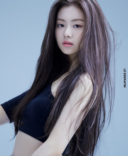 Kim Ga-ram of rookie girl group Le Sserafim (Source Music)