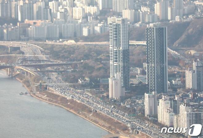 서울 성동구 소재 한강변 주상복합단지 트리마제 전경. /사진제공=뉴스1