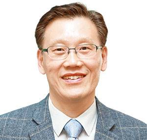 최인한시사일본연구소 소장 현 경희사이버대 일본학과 강사, 전 한국경제신문 온라인총괄 부국장