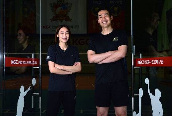 여자프로배구 KGC인삼공사 고희진 감독(오른쪽)과 이숙자 코치. 대전=프리랜서 김성태