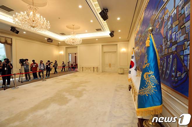 25일 오후 서울 종로구 청와대 본관 인왕실이 언론에 공개되고 있다. 2022.5.25/뉴스1 © News1 황기선 기자