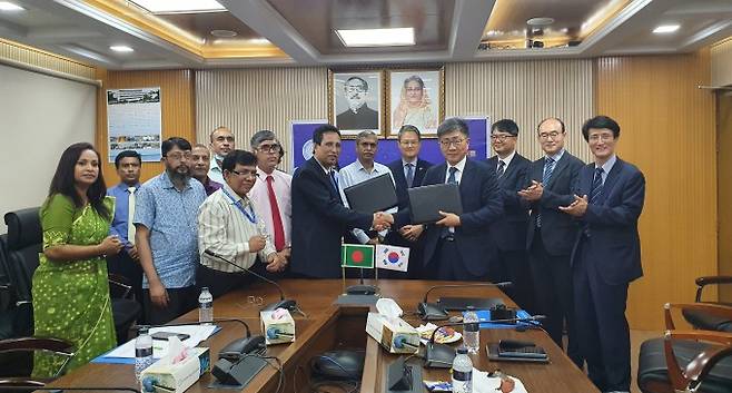 한국원자력연구원이 방글라데시 원자력위원회와 원자력 연구개발 기술협력을 위한 양해각서를 체결했다. 서명식은 방글라데시 원자력위원회 본원에서 열렸다. 한국원자력연구원 제공