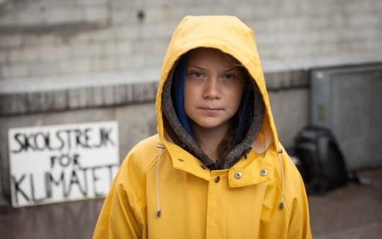 영화 '그레타 툰베리'는 스웨덴 10대 소녀가 기후 변화 위기를 세상에 알리고 대책 마련을 촉구하는 모습을 섬세한 시선으로 담았다. 영화사 진진 제공