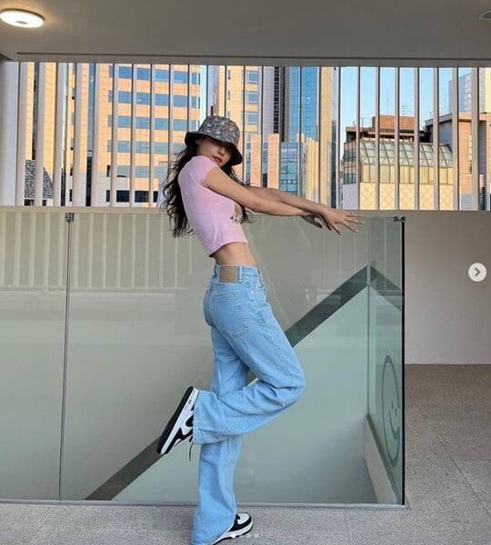 (사진=설현 SNS)