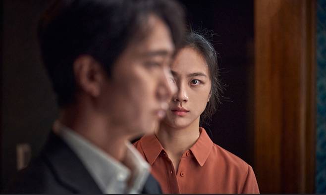 박찬욱 감독의 영화 '헤어질 결심'에는 중국 배우 탕웨이가 나온다. [영화 '헤어질 결심' 스틸컷]
