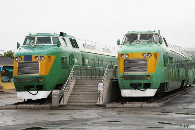 의왕 철도박물관에 전시된 대통령 전용 디젤전기동차. ⓒ박준규