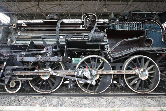 내부구조를 보여주기 위해 절반으로 절단한 터우5형 증기기관차 700호. ⓒ박준규