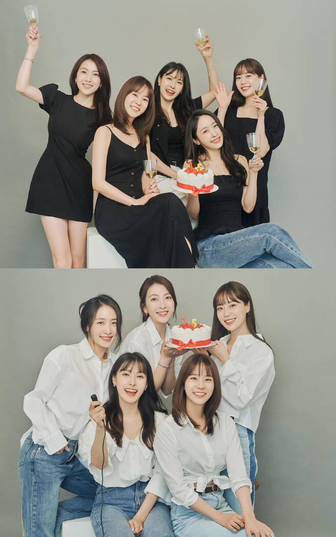 With KARA members celebrating the 15th anniversary of debut, the eternal member Goo Hara also mentioned.The members of the KARA, who debuted in 2007, joined together to celebrate the 15th anniversary of this year.Leader Park Gyuri released a photo of Kang Jiyoung, Nicole, Han Seung-yeon and Heo Young-ji on his 11th day instagram.We all gathered for the 15th anniversary of the KARA debut and had a time of celebration.I have a hope that everyone who has been living together under the name of KARA will be able to be happier by sharing the Haha, talking, laughing, crying, and sinking hearts for the first time. Camilia Day, and once again celebrate the 15th anniversary of the KARA debut, I always appreciate and love you, he added, referring to fan club Camilia.Other members also celebrated the 15th anniversary of KARA by posting the photos on their own SNS.In addition, KARA and Familys compound word, Pandom Camilia, celebrated Camelia Day on June 11, 2011, when they first had an official fan meeting.Goo Hara, who became a star in the sky, also attracted attention. The members did not miss Goo Haras account while hashtaging each others Instagram accounts on SNS.I did not take a picture with Goo Hara, but it is interpreted that the members heart is still there.KARA, which debuted to the music industry in 2007, received a great love from the existing members Park Gyuri, Han Seung-yeon, Nicole to the following year Goo Hara, Kang Jiyoung, and later Heo Young-ji.He has made numerous hits such as Rock Yu, Pretty Girl, Honey, The same Mom, Mr, Lupang, Step, Pandora, I can not be a lady and Mamma Mia.It is the last album in Korea released by the seventh mini album In Love released in May 2015 under the name of KARA. Since then, each member has been working as a solo, acting and performing arts.Meanwhile, in 2019, there was a sudden pain of Goo Hara passing away.At that time, the members ran to the mortuary as soon as they heard Goo Haras bible, and kept Goo Haras last path in sadness.Since then, he has expressed his sadness about his separation from Goo Hara through SNS and left a memorial service to the deceased.