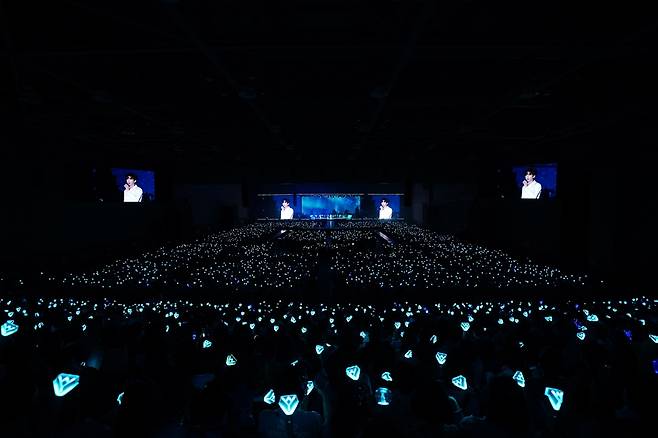 임영웅, 8월 서울콘서트 확정..생일맞이 깜짝 선물 공개